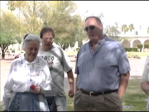 2002 Hughes Reunion   Elizabeth Treat LaZear Graveside